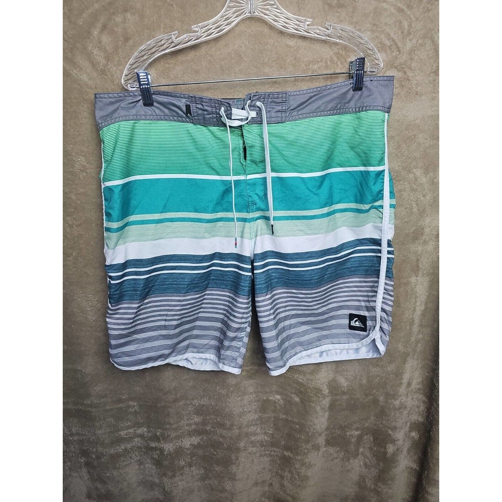 QuickSilver Board Shorts Swim Trunks Swimsuit Mens Size 38 Gray green